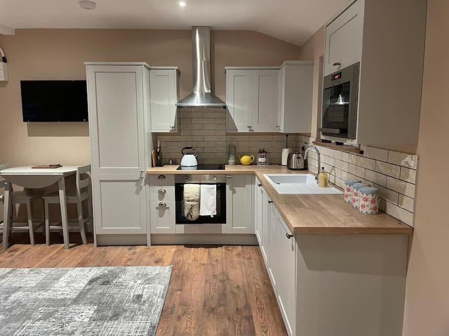Tulip Cottage Wisborough Green Extérieur photo